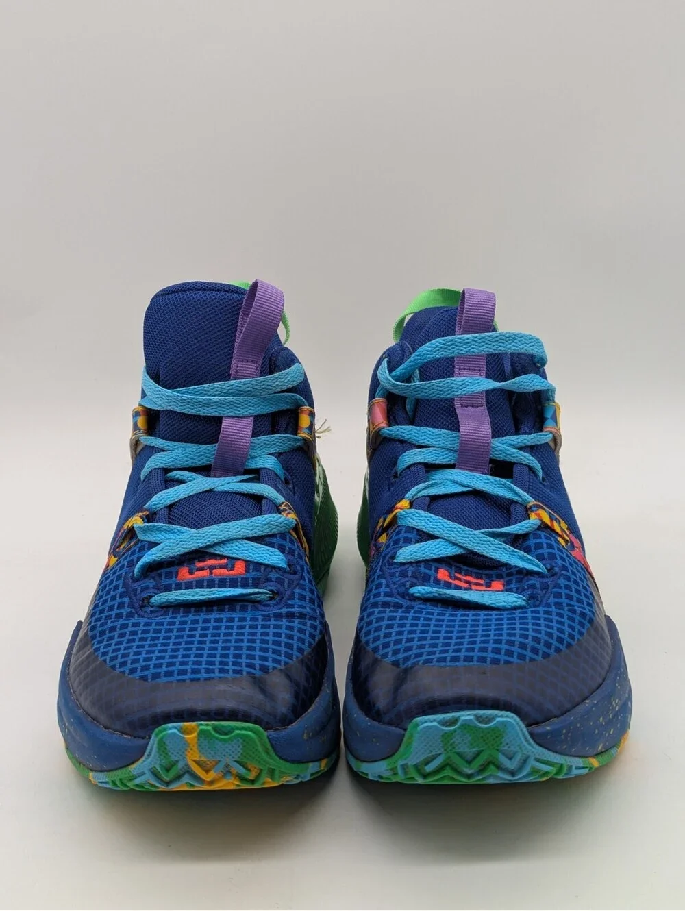 Nike LeBron Witness 7 Kaleidoscope Blue Kids Size 6Y /Womens 7.5 Shoe DQ8650-400